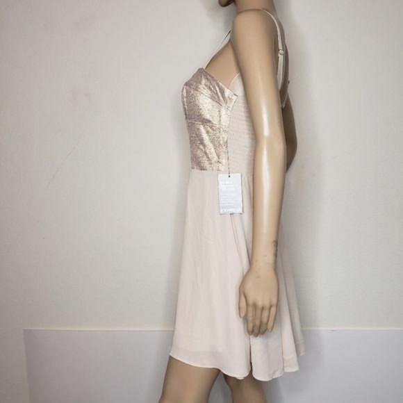 Express NWT metalic gold and chiffon dress size 6 - Picture 6 of 7